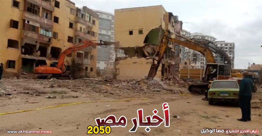 هدم 9 عمارات قديمة بمنطقة سندوب في الدقهلية