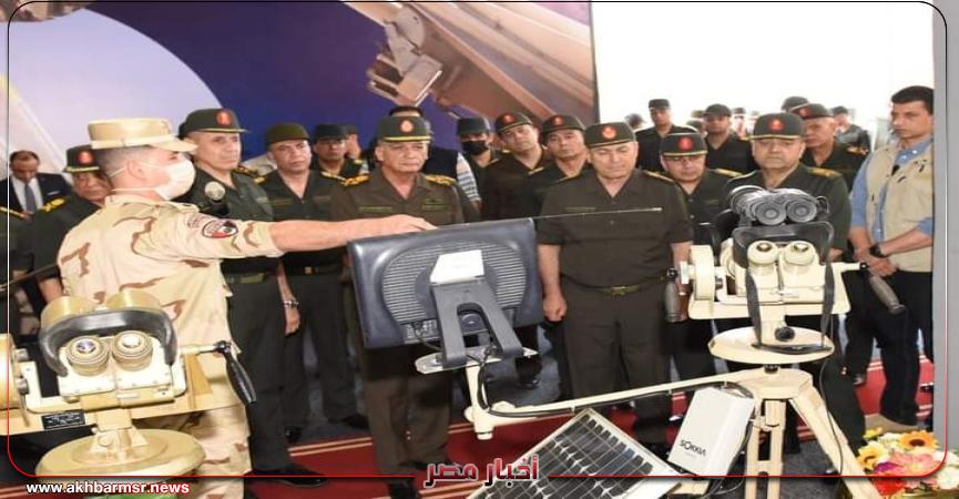 جانب من الجولة التفقدية لوزير الدفاع