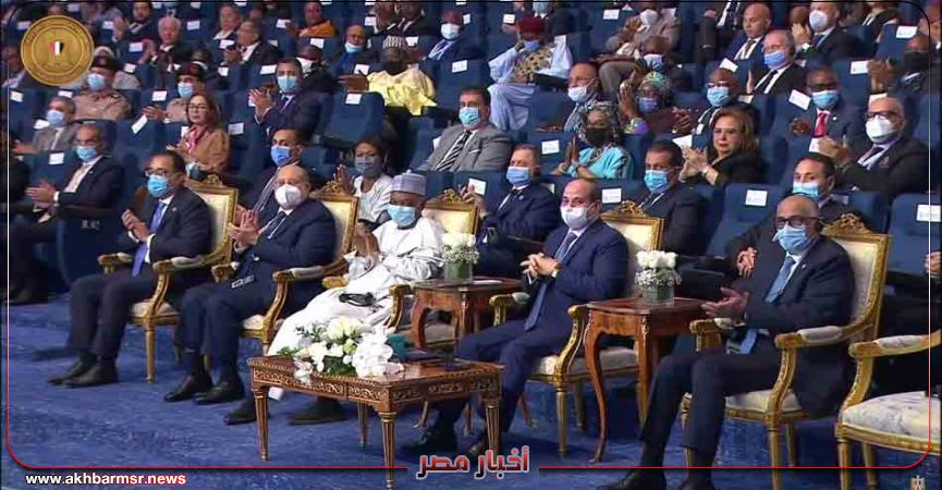 الرئيس السيسي يشهد جلسة حوارية بعنوان إفريقيا في مواجهة الصدمات الخارجية والتحديات الداخلية