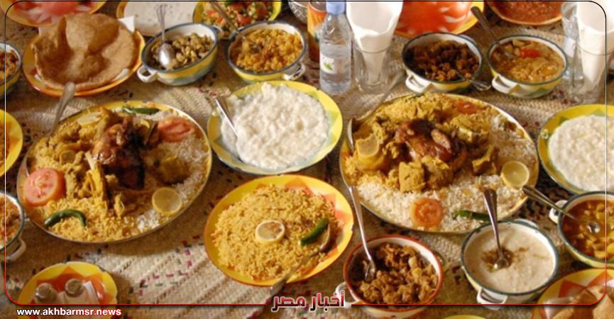 مائدة الطعام في عزومات العيد