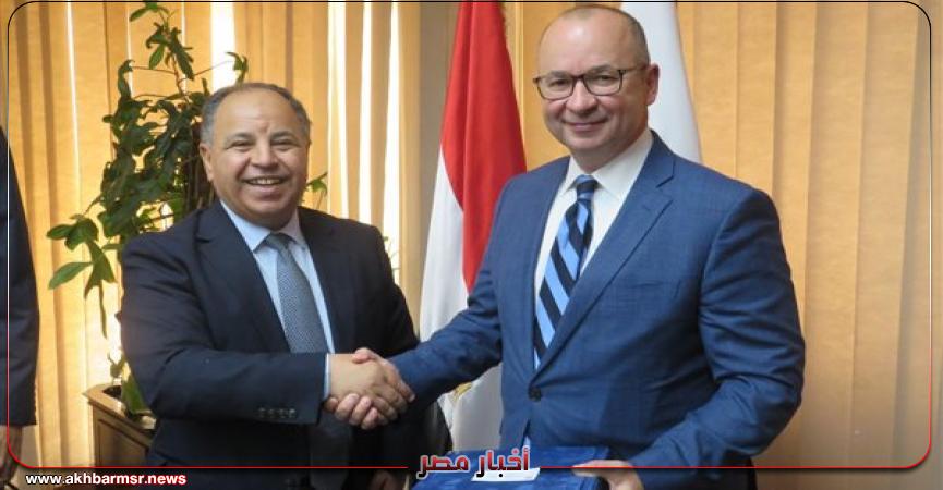 اقتصاد وزير المالية يلتقى وفد كندى