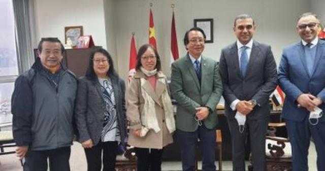 قنصل مصر فى هونج كونج يلتقى عددًا من الشركات السياحية
