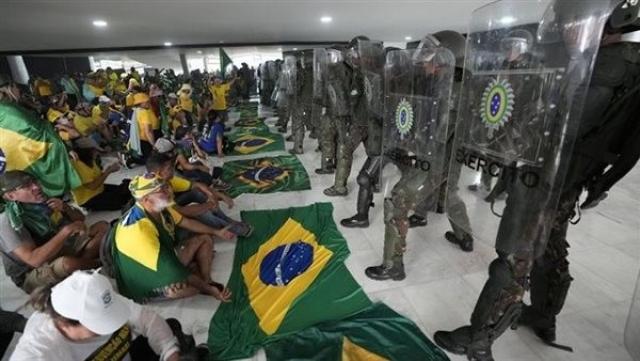 البرازيل.. مداهمات على خلفية أحداث الشغب في برازيليا