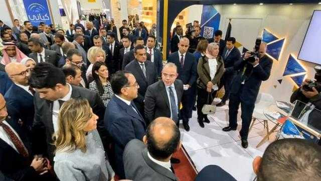 رئيس الوزراء يتفقد جناح الهيئة العامة للرقابة المالية بمعرض القاهرة الدولي للكتاب