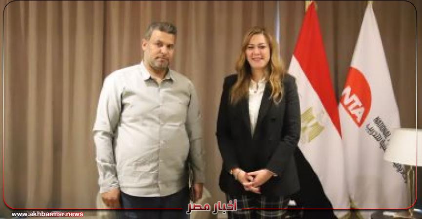 رشا راغب تستقبل والد لاعب المصارعة المصرى أحمد فؤاد بغدودة