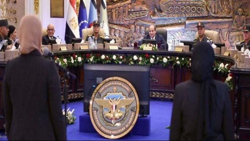 الرئيس السيسي يشهد اختبارات المتقدمين لوظائف التربية والتعليم