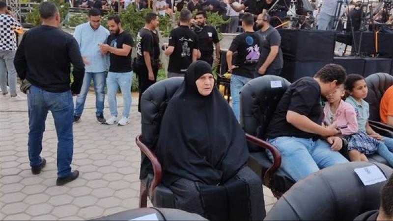 والدة محمد عبد الوهاب تُشارك في حفل افتتاح فرع الأهلي بالتجمع الخامس