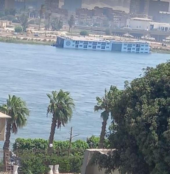 إنقاذ 100 عامل من غرق جزئي لباخرة نيلية في المنيا