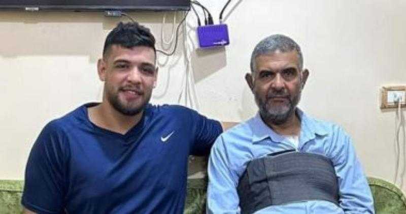 عبد اللطيف منيع بطل المصارعة يوجه رسالة لوالده.. تعرف عليها