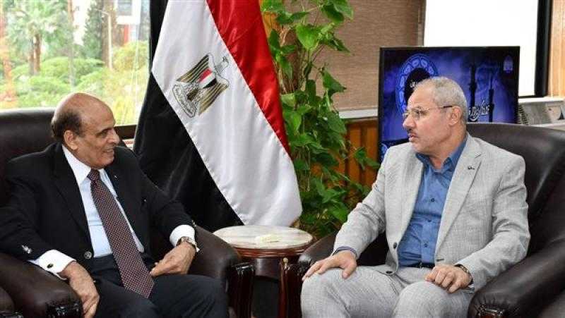 رئيس جامعة قناة السويس يستقبل مساعد وزير الخارجية الأسبق