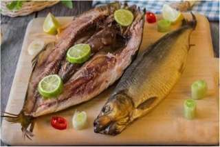 احذر هذه الأعراض.. نصائح لتجنب خطر الفسيخ والأسماك المملحة في شم النسيم