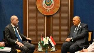 وزير الخارجية يلتقي نظيره الأردني لمناقشة إنهاء حرب غزة