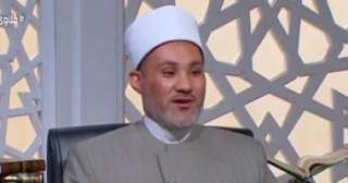 أمين الفتوى: يجوز للمرأة وضع الكحل الأزرق أو الأخضر خارج البيت بشروط