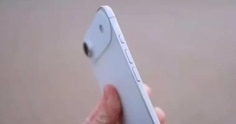 تسريبات تكشف تصميم هاتف iPhone 17 Air الأخف وزنًا من أبل