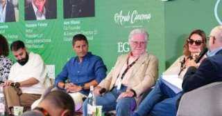 حسين فهمي من مهرجان كان: السينما المصرية بدأت تنهض مرة أخرى