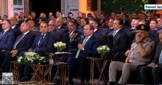 الرئيس السيسى: ليه ميتعملش مصنع لإنتاج لبن الأطفال فى مصر؟