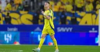 رونالدو وجها لوجه أمام محمد شريف في التشكيل الأساسي