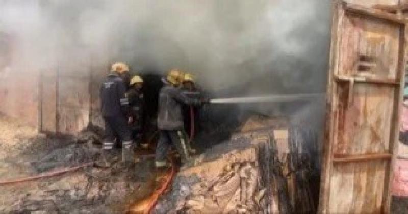 حريق هائل بمصنع كتان بقرية شبرا اليمن فى الغربية والدفع بـ4 سيارات إطفاء