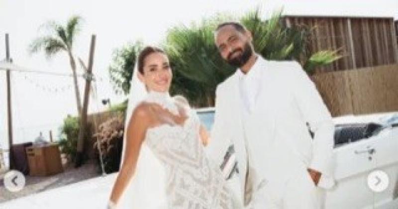 أمينة خليل تحتفل بزواجها فى اليونان بصحبة الأهل والأصدقاء..