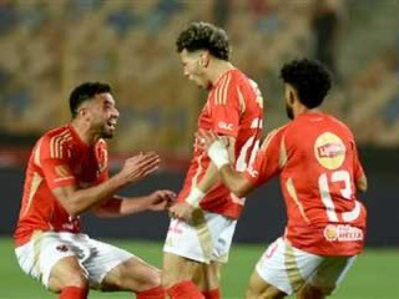 «عودة المنقذ وطعنة القائد».. كيف انقلب خط دفاع الأهلي في موسم «اللامنطق»؟