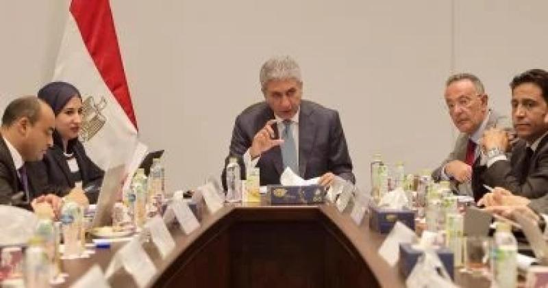 وزير السياحة والآثار يترأس اجتماع مجلس إدارة هيئة المتحف المصري الكبير