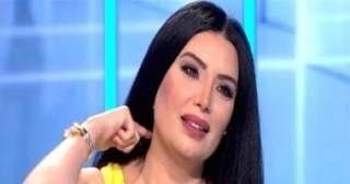 عبير صبري تعلن انفصالها عن زوجها بعد 7 سنوات