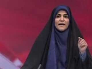 رئيس فنزويلا يمنح المذيعة الإيرانية «سحر إمامي» جائزة تقديرا لـ شجاعتها