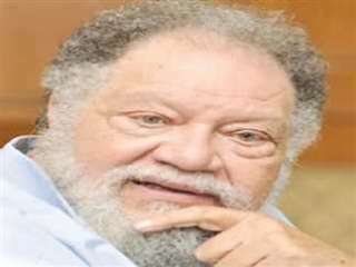 يحيي الفخراني: «اكتئبت بعد حريق المسرح القومي