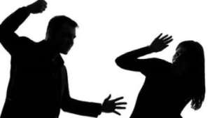 زوج يقتلع عينى زوجته للحصول على كنز