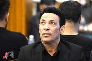 مصطفى كامل والليثى وحمزة الصغير فى استقبال عزاء أحمد عامر