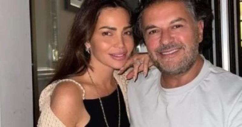 زوجة راغب علامة ترد على شائعات الانفصال بصورة ورسالة: ”ملكي”