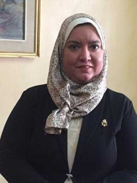«هي وشغل الديجيتال – منال منير تكتب »الحلقة الأولى: لما الشاشة تبقى باب.. مش مجرد مراية