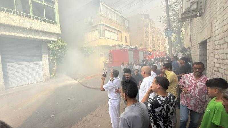 حريق هائل يضرب عقارًا سكنيًا بمصر الجديدة قرب شارع هارون.. والحماية المدنية تتدخل