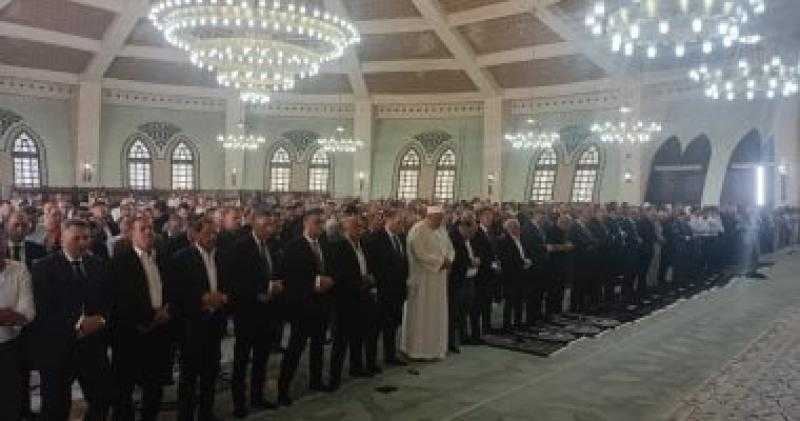 وصول رئيس الوزراء مسجد الشرطة للمشاركة فى جنازة الراحل على المصيلحى