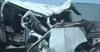 مصرع 3 أشخاص وإصابة 12 بينهم 9 أطفال في حادث تصادم مروع بالوادي الجديد