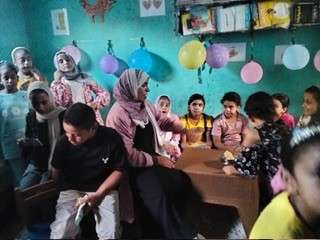 قررت هويدا عبد الناصر ميسرة مجموعات الإدخار والإقراض بالمجلس القومي للمرأة انها تستغل خبراتها اللي بتنقلها لسيدات قرية بني إبراهيم بمحافظة أسيوط في برنامج ”تحويشة”