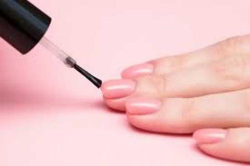 صدمة لعشاق الموضة.. الاتحاد الأوروبي يحظر طلاء الأظافر الجل بسبب مخاطره الصحية