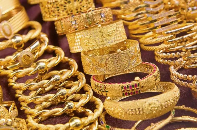أسعار الذهب تستقر في مصر بعد قفزة صباحية.. وعيار 21 يسجل 4870 جنيها