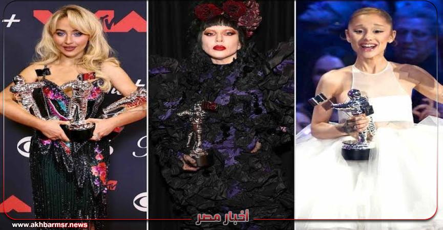 مفاجآت الأزياء في حفل MTV Awards 2025: إطلالات صادمة وجريئة للنجمات