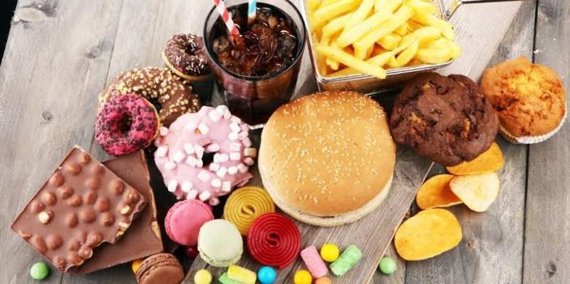 أطعمة تدمر صحة قلبك وترفع الكوليسترول الضار.. ابتعد عنها قبل فوات الأوان