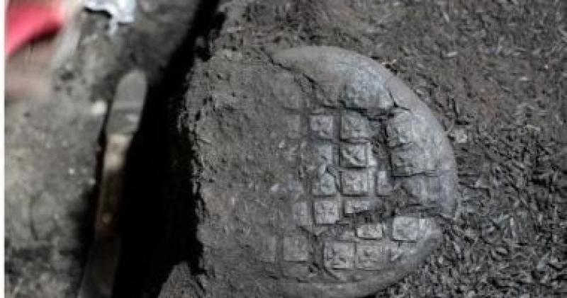 اكتشاف 5 أرغفة قربانية منقوشة عمرها 1300 عام فى تركيا.. صور