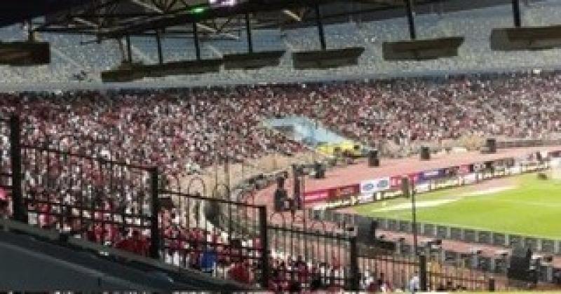 استاد القاهرة يُشعل حماس جماهير المنتخب بالأغانى الوطنية قبل لقاء غينيا