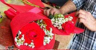صورة اليوم.. الورد رسول العشاق وسمير المشتاق فى عيد الحب المصرى صورة اليوم.. الورد رسول العشاق وسمير المشتاق فى عيد الحب المصرى