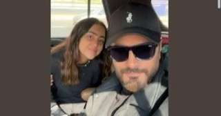 بعد تعافيه من عملية جراحية وفقدان وزنه.. تامر حسني يتوجه لباريس مع... بعد تعافيه من عملية جراحية وفقدان وزنه.. تامر حسني يتوجه لباريس مع ابنته