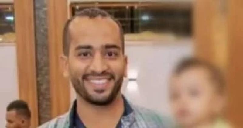 صورة شاب لقى مصرعه طعنا فى أحد شوارع مدينة قفط بقنا