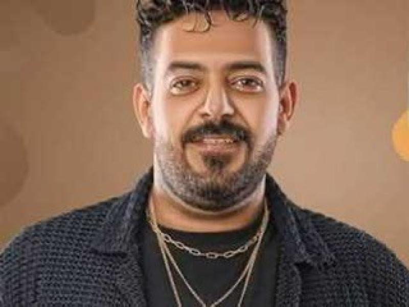 مشهد مؤلم على الهواء.. شقيق إسماعيل الليثي يبكي بحرقة قائلًا: «كان متبت في الدنيا ومالناش غيره».