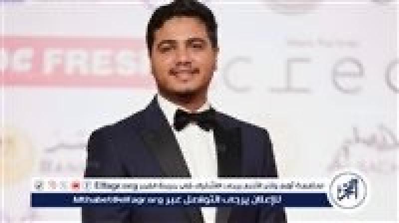 ‎بإطلالة أنيقة.. عمر رياض يخطف الأضواء في افتتاح مهرجان القاهرة السينمائي.