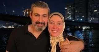 ياسر جلال ينشر صوره مع زوجته ويعلق: كل سنة وأنتي طيبة يا حبيبتى