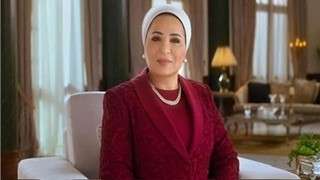 السيدة انتصار السيسي تعبر عن سعادتها وشغفها خلال متابعتها لبرنامج دولة التلاوة