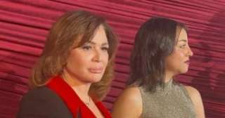 وزير الثقافة وإلهام شاهين وهانى رمزى فى ختام مهرجان شرم الشيخ للمسرح الشبابى